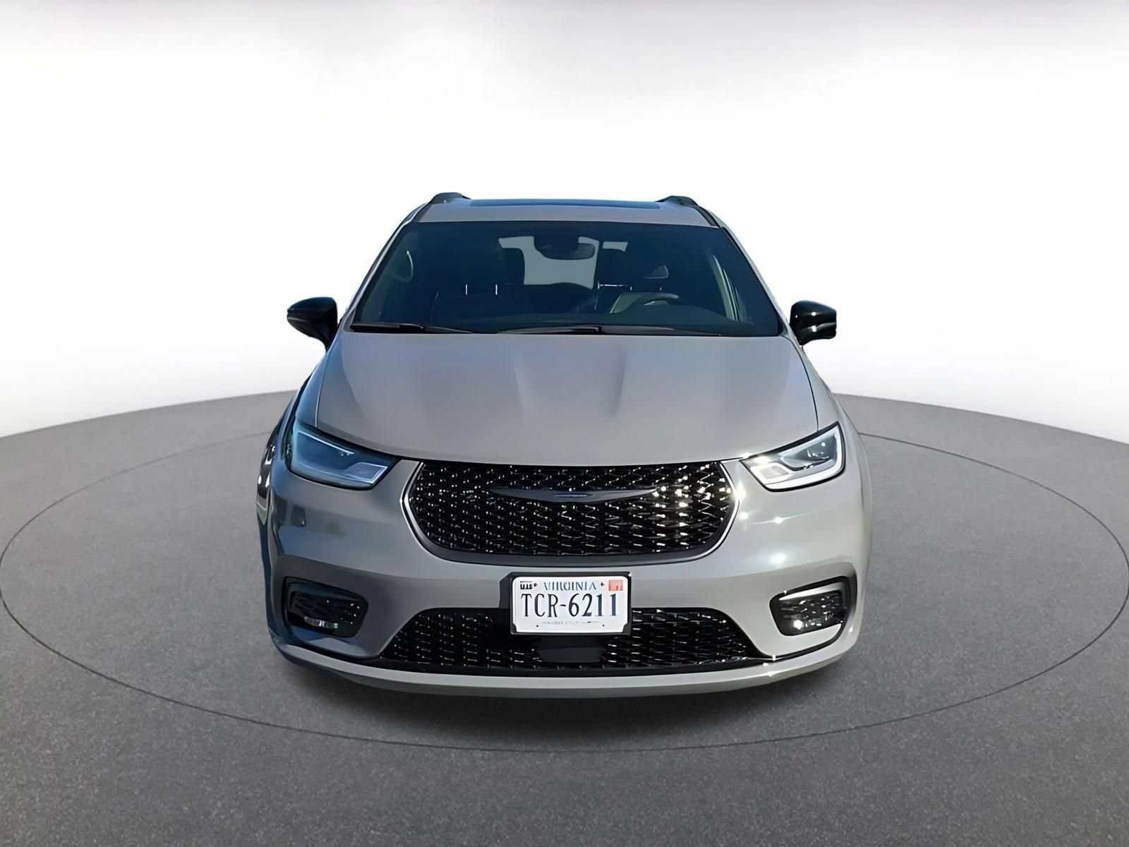 Used 2025 Chrysler Pacifica Limited FWD image 4