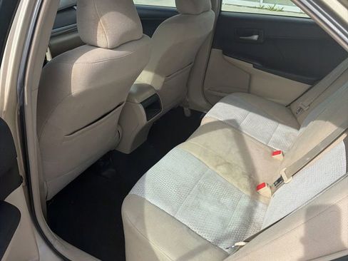 Used 2012 Toyota Camry LE FWD image 12