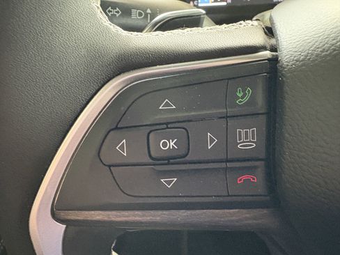 Used 2024 Jeep Grand Cherokee Limited w/ Trailer Tow Package image 12