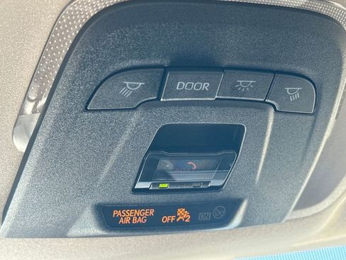 Used 2025 Toyota Corolla LE image 30