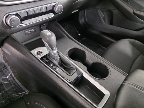 Used 2025 Nissan Altima 2.5 SV FWD image 36