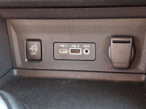 Certified 2024 Nissan Sentra SR FWD image 24