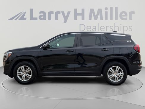 Used 2024 GMC Terrain SLE FWD image 3