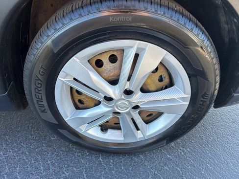 Used 2019 Nissan Kicks S image 21