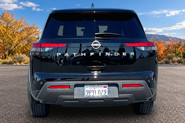 Used 2024 Nissan Pathfinder S w/ Cargo Package FWD image 5