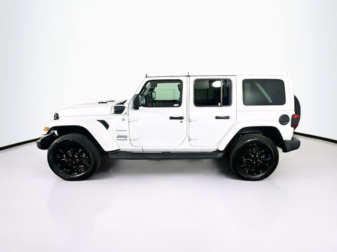 Used 2022 Jeep Wrangler Sahara w/ Cold Weather Group image 4