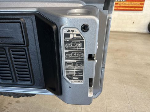 Used 2018 Jeep Wrangler Unlimited Sport S image 44