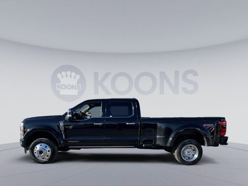 Used 2024 Ford F450 Platinum w/ FX4 Off-Road Package image 2
