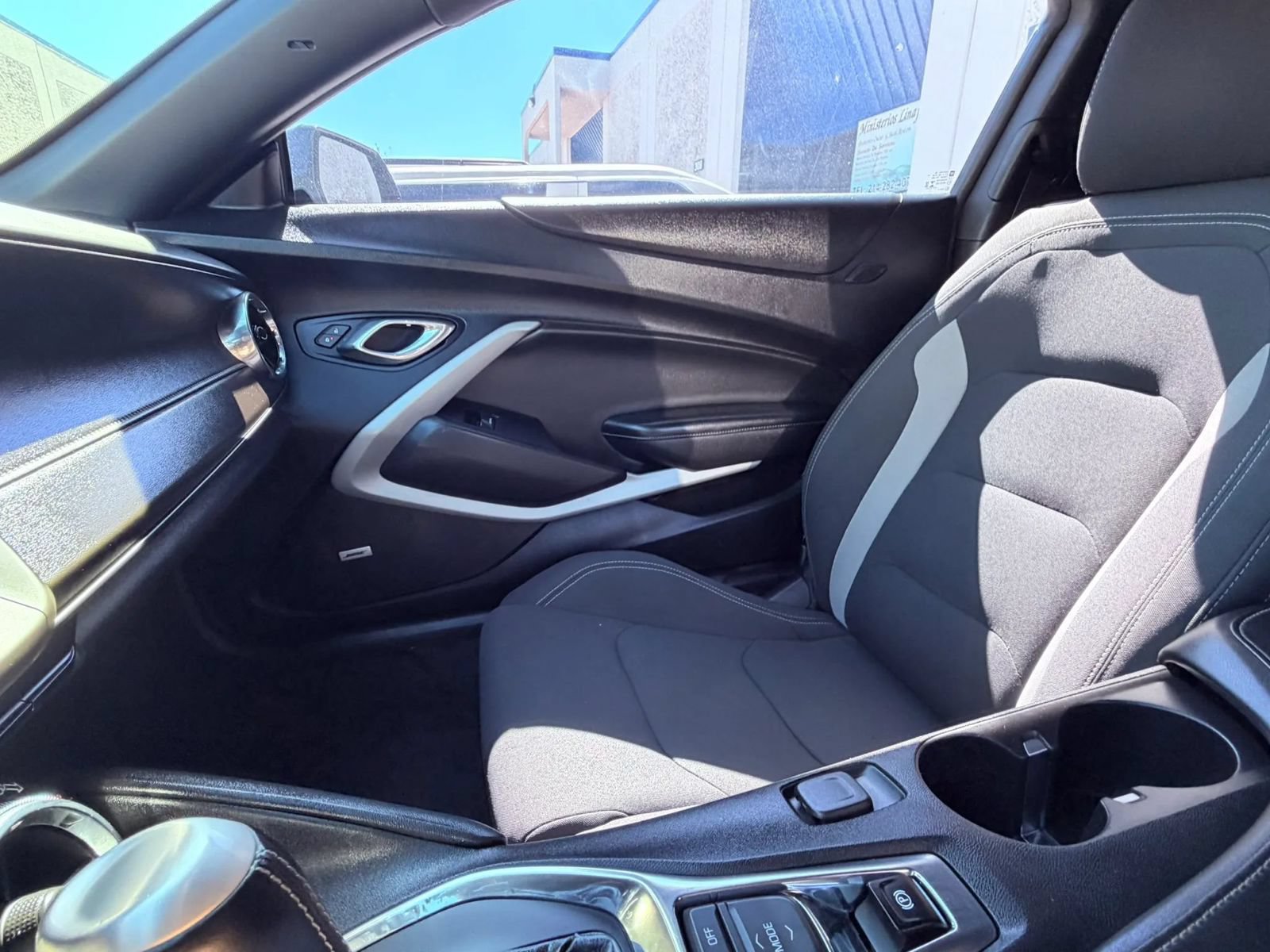 Used 2020 Chevrolet Camaro LT w/ Technology Package RWD image 14