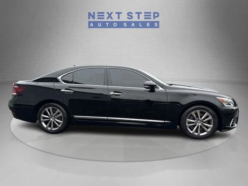 Used 2013 Lexus LS 460 AWD w/ Comfort Pkg image 9