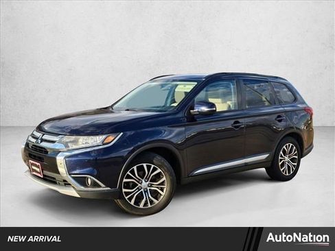 Used 2016 Mitsubishi Outlander SE image 1