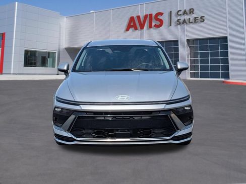 Used 2025 Hyundai Sonata SEL FWD image 2