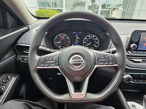 Used 2022 Nissan Altima 2.5 S image 18