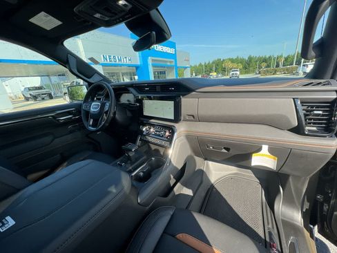 Used 2023 GMC Sierra 1500 AT4 w/ AT4 Premium Package AWD/4WD image 29