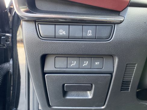 Used 2025 MAZDA MAZDA3 2.5 S Hatchback w/ Premium Pkg image 29