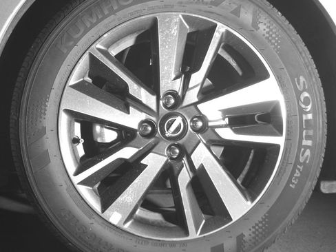 Used 2025 Nissan Versa SV FWD image 12