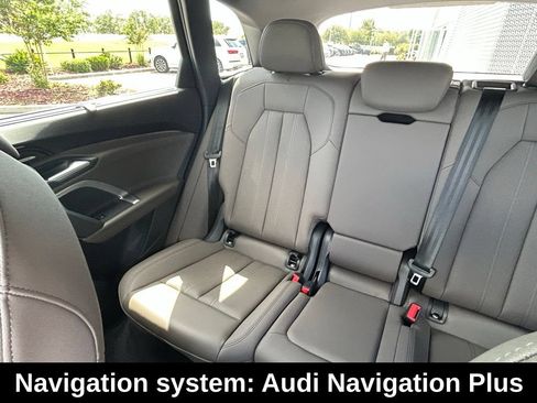 Used 2025 Audi Q5 Premium Plus w/ Premium Plus AWD/4WD image 13