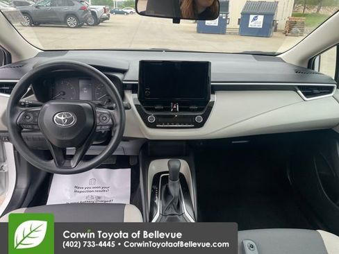 Used 2025 Toyota Corolla LE FWD image 20