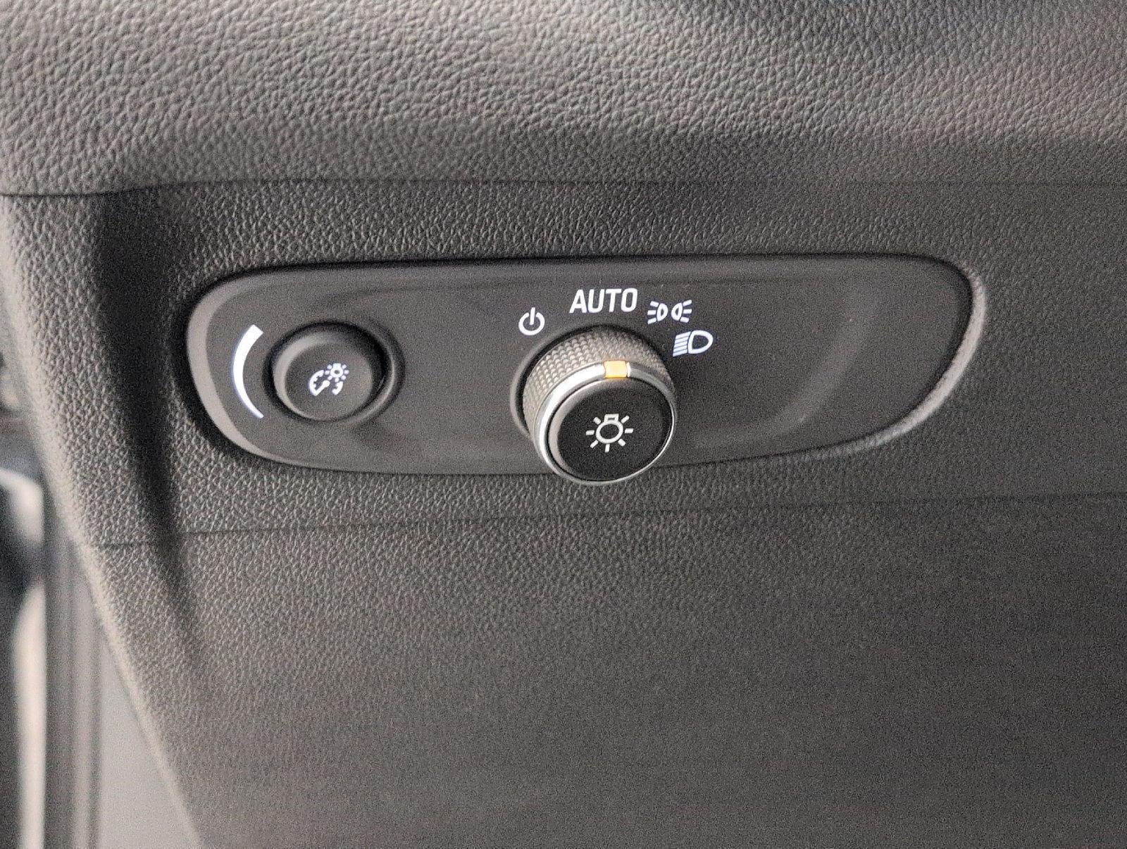 Used 2023 Buick Envision Essence w/ Sport Touring Package AWD/4WD image 10