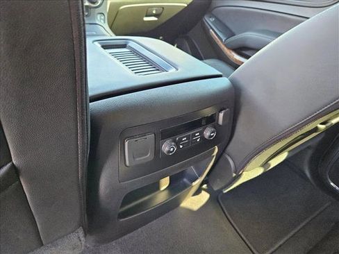 Used 2019 Chevrolet Tahoe Premier RWD image 17