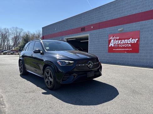 Used 2025 Mercedes-Benz GLE 350 4MATIC image 1
