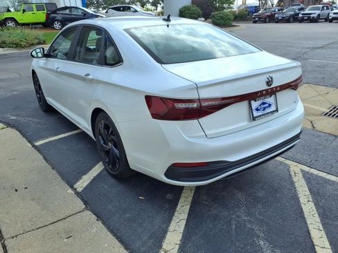 New 2025 Volkswagen Jetta SE image 5