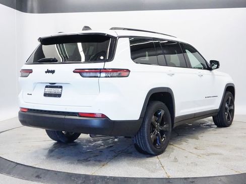 Used 2023 Jeep Grand Cherokee L Laredo image 5