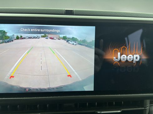 Used 2024 Jeep Wrangler Unlimited Rubicon 4xe AWD/4WD image 24