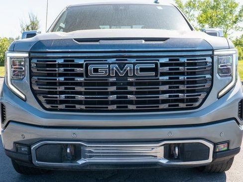 Used 2023 GMC Sierra 1500 Denali Ultimate AWD/4WD image 3