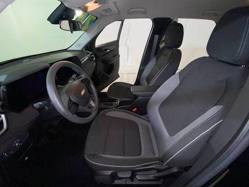 Used 2024 Chevrolet TrailBlazer LT FWD image 24