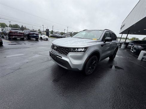 Used 2021 Kia Sorento S w/ Panoramic Sunroof Package AWD/4WD image 3