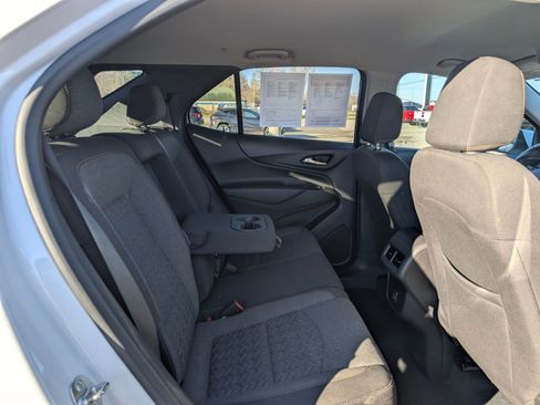 Used 2024 Chevrolet Equinox LT image 32
