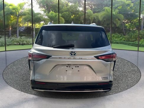 Used 2021 Toyota Sienna Limited AWD/4WD image 6