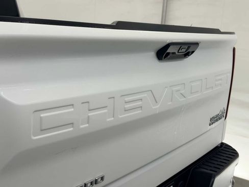 Used 2023 Chevrolet Silverado 1500 High Country image 12