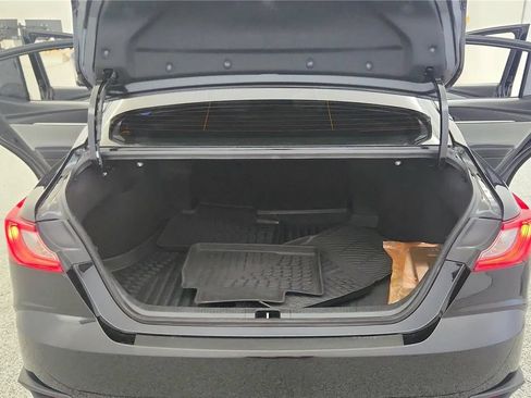 Used 2025 Toyota Camry SE FWD image 20