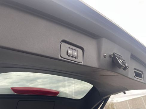 Used 2025 Nissan Rogue SV image 23