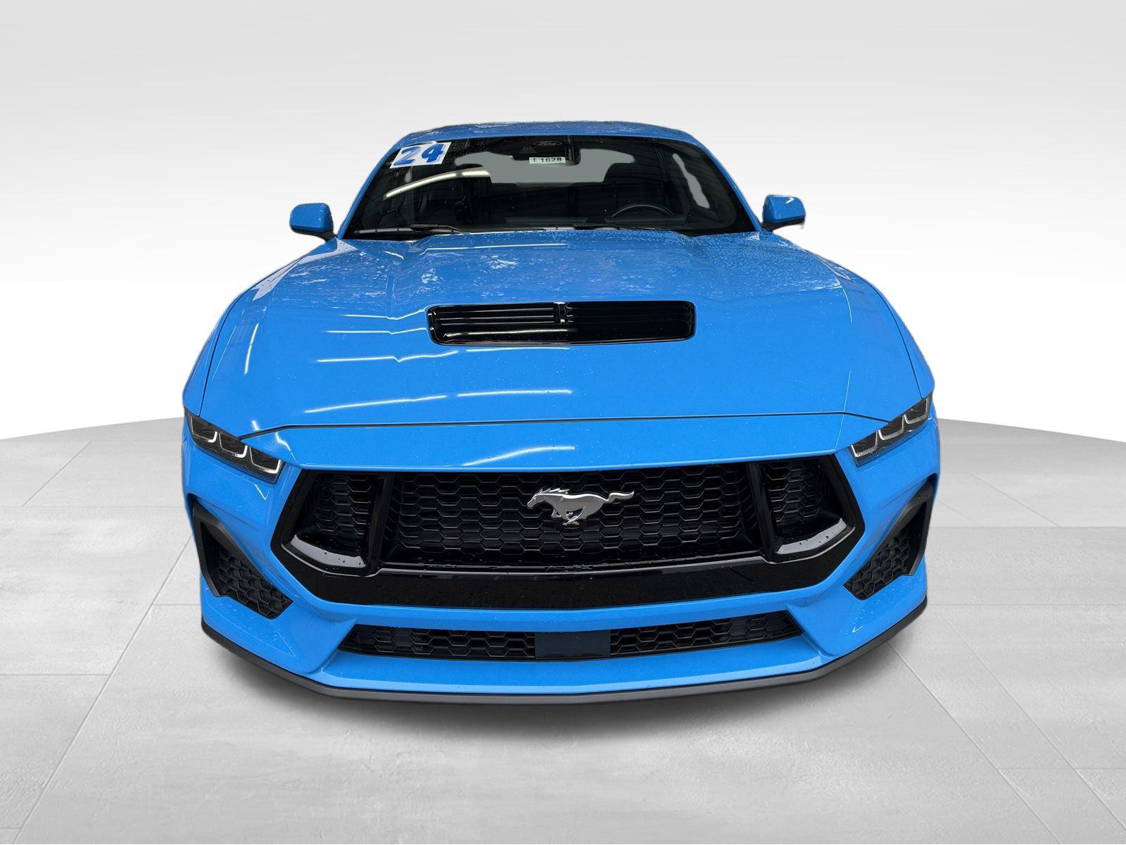Used 2024 Ford Mustang GT RWD image 2