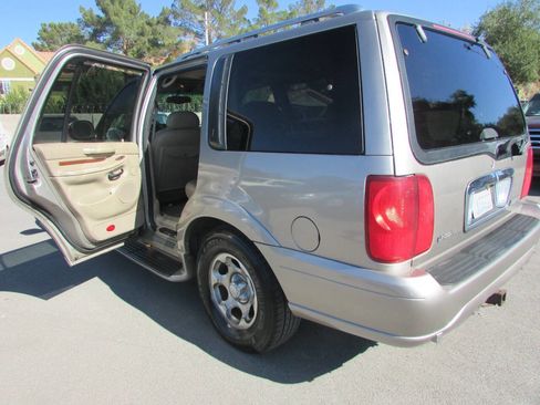 Used 2000 Lincoln Navigator Base 4dr SUV image 15
