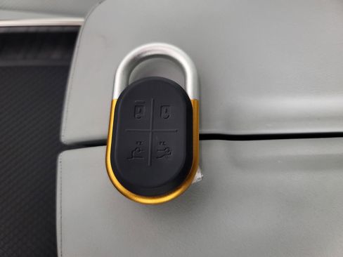 Used 2023 Rivian R1S Launch Edition image 31