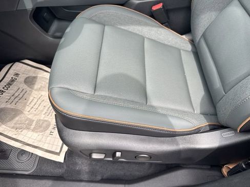 New 2026 GMC Acadia AT4 w/ Luxury Package AWD/4WD image 12