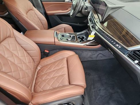 Used 2026 BMW X7 xDrive40i image 3