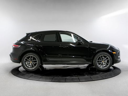 Used 2022 Porsche Macan AWD/4WD image 8