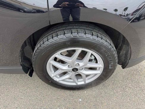 Used 2024 Ford Edge SEL image 36