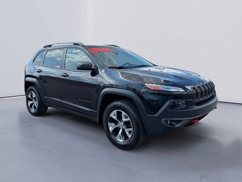 Used 2015 Jeep Cherokee Trailhawk w/ Comfort/Convenience Group AWD/4WD image 1