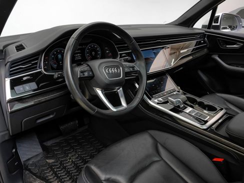 Used 2025 Audi Q7 3.0T Premium Plus AWD/4WD image 3