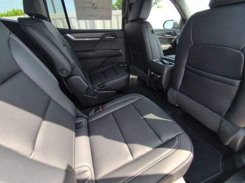 New 2026 GMC Acadia Elevation w/ Elevation Premium Package FWD image 28