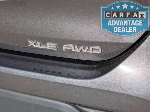 Used 2022 Toyota Highlander XLE AWD/4WD image 33