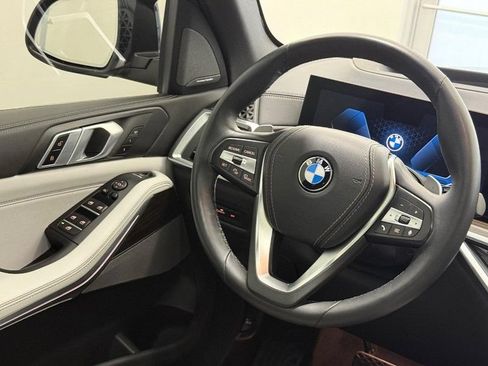 Used 2024 BMW X5 xDrive40i w/ Premium Package AWD/4WD image 12