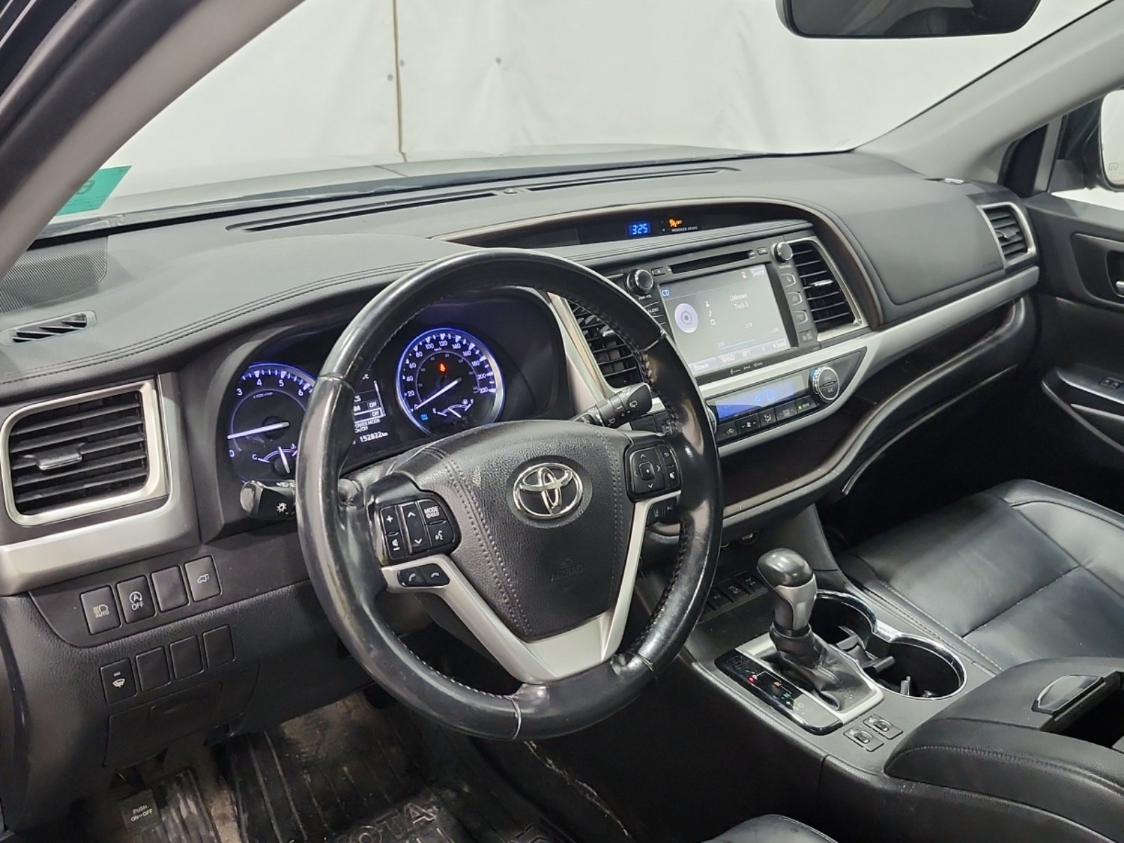 Used 2019 Toyota Highlander XLE AWD/4WD image 11