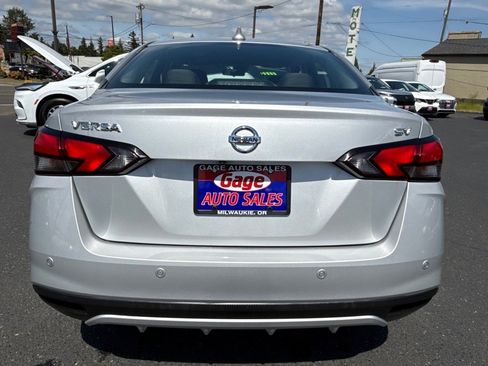 Used 2021 Nissan Versa SV image 5
